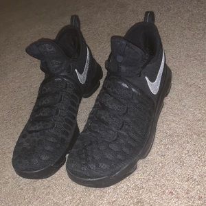 KD 9 basketball shoe size 12 men’s